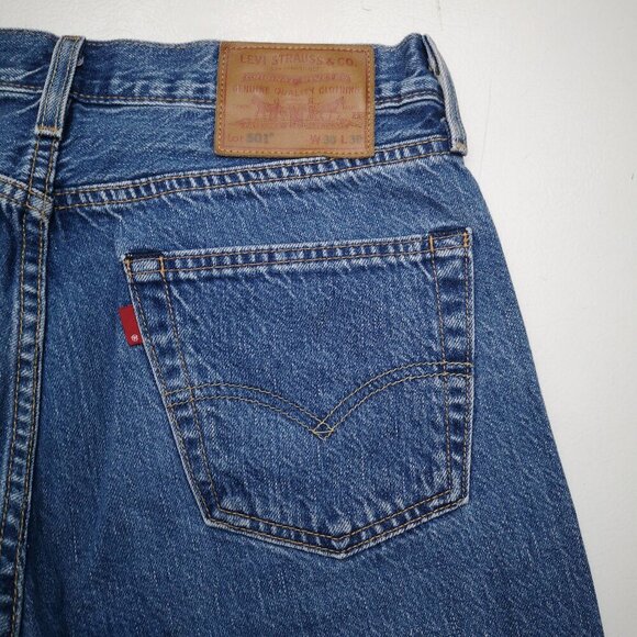 Levi's 501 Men's Size 30/30 Medium Wash Button Front Closure Blue Jeans - Picture 8 of 12